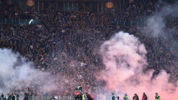 Coppa Italia, Fiorentina-Napoli: fischi e petardi durante l&#8217;Inno di Mameli