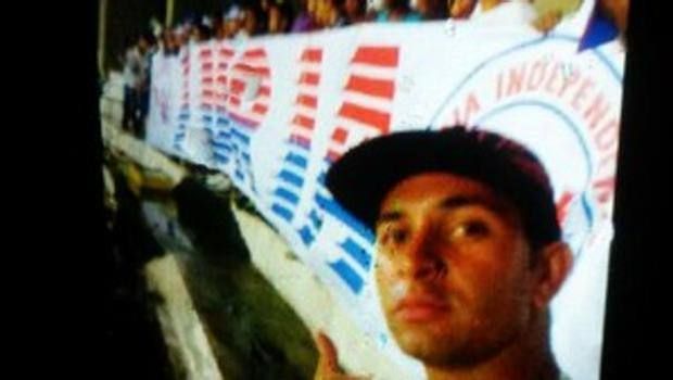 Selfie fatale in Brasile: tifoso muore colpito da un wc