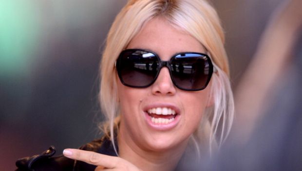 Wanda Nara fermata in aeroporto: non ha l’OK di Maxi Lopez