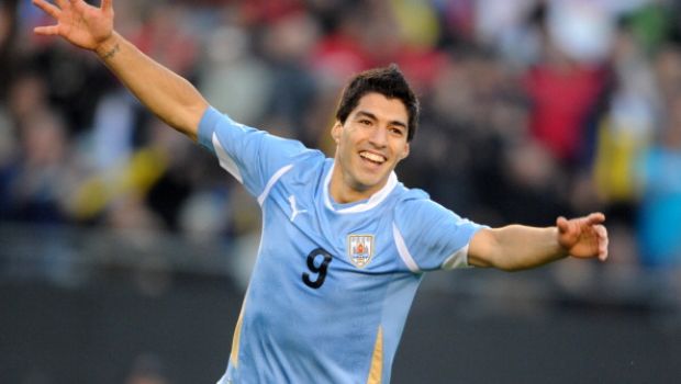 Mondiali 2014: Luis Suarez operato al menisco, Van Persie si infortuna al ginocchio