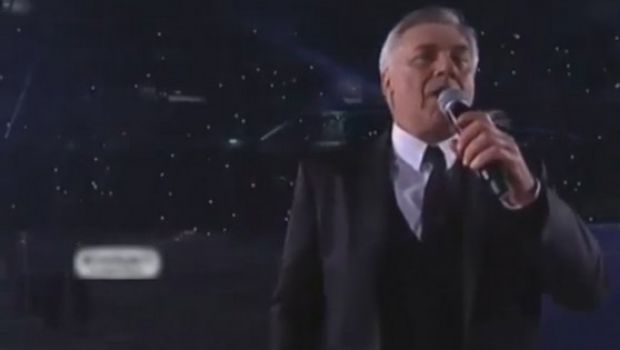 Real Madrid: Ancelotti canta l’inno della Decima al Santiago Bernabeu [Video]