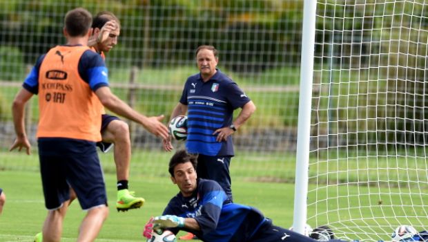 Italia &#8211; Inghilterra: Buffon non gioca. In campo Sirigu