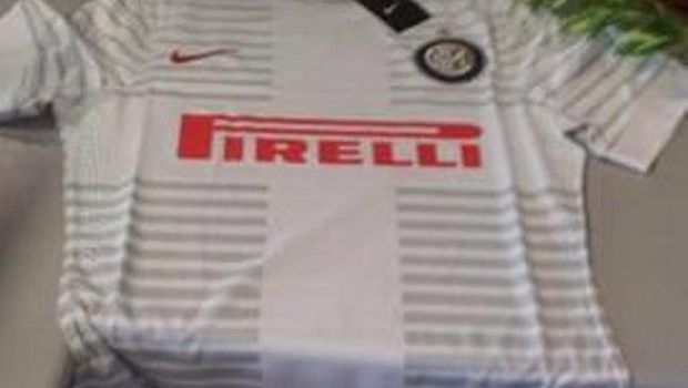 Inter, nuove maglie 2014-15: la nuova seconda maglia ispirata alla Croce di San Giorgio (Foto)