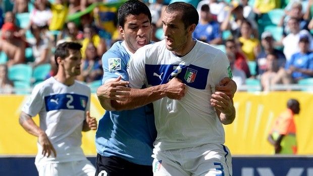 Morso a Chiellini, Suarez ci aveva già provato nel 2013 in Confederations Cup
