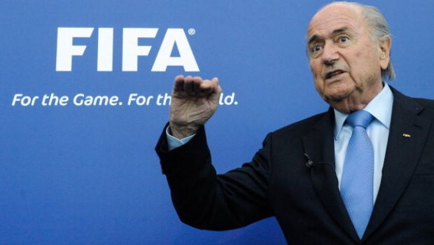 Blatter a sorpresa: &#8220;Sì alla moviola in campo&#8221;, sarà rivoluzione