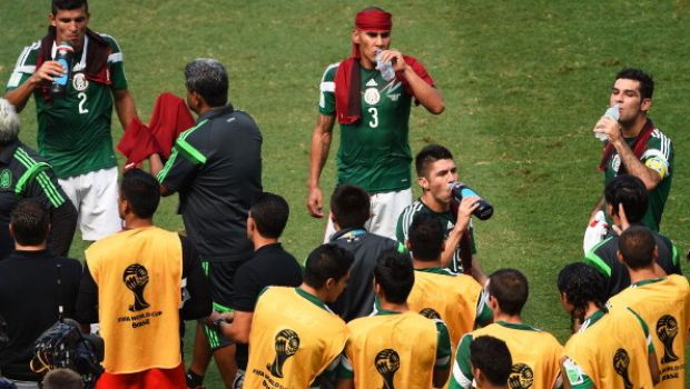 Mondiali 2014, durante Olanda &#8211; Messico i primi time-out della storia del calcio