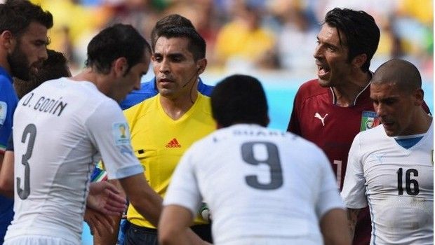 Mondiali 2014, Rodriguez Moreno: l&#8217;arbitro di Italia &#8211; Uruguay si ritira