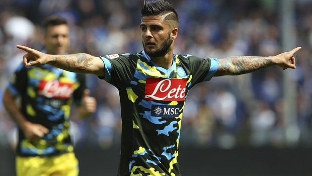 Napoli, Insigne non vuole parlare, i tifosi lo contestano: &#8220;Buffone&#8221; (VIDEO)