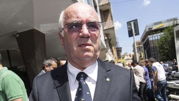 Il Tavecchio quotidiano: &#8220;I romanisti sono coatti e mangiatrippa&#8221;