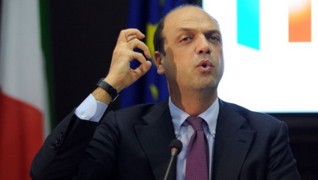 Decreto Alfano: pene più aspre per i violenti e biglietti last minute