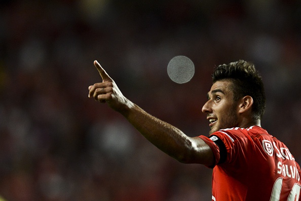 Milan ancora sugli esterni: ultime idee Young e Salvio