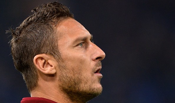 Napoli-Roma, Totti invitato a Scampia per far visita alla tomba di Ciro Esposito