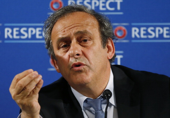 Platini: &#8220;Cartellino bianco a tempo contro le proteste all&#8217;indirizzo di arbitri&#8221;