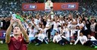 Roma-Lazio 2-2 | L’ironia sul selfie di Totti, gli striscioni delle curve, “Je Suis Charlie” sulle maglie biancocelesti – Foto e Video