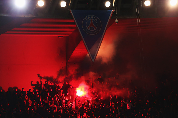 Parigi: tifosi Chelsea contro nero in metropolitana &#8211; VIDEO