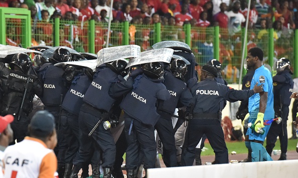 Guinea Equatoriale-Ghana interrotta 40 minuti per incidenti [Video]