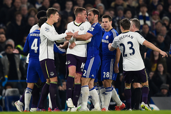 Chelsea-Everton: Ivanovic imita Suarez e morde McCarthy? (Video)