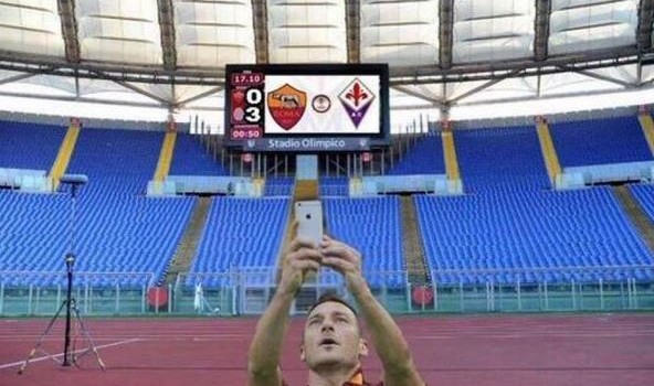 Roma fuori anche dall’Europa League, l’ironia dei tifosi avversari | Foto