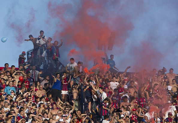 Argentina: tifoso cade dalla tribuna e perde la vita