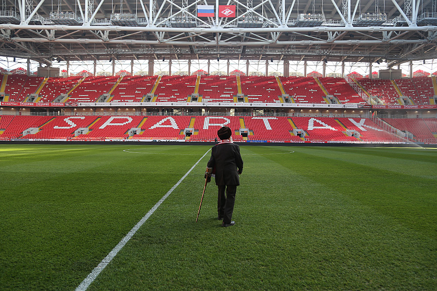 Tifoso ultracentenario dello Spartak Mosca truffato, in suo soccorso club e tifosi