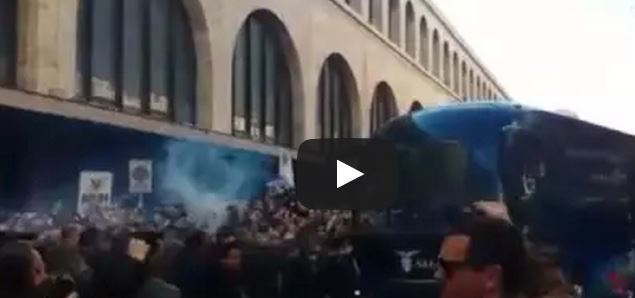 Napoli-Lazio | Tremila tifosi laziali salutano i giocatori alla stazione &#8211; Video