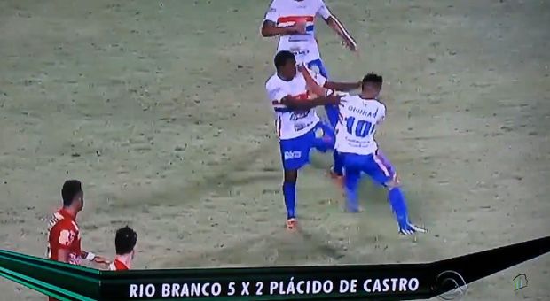 Rissa tra compagni di squadra in Brasile (Video)