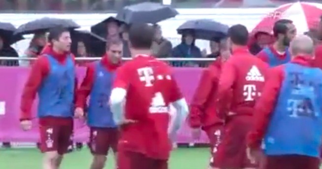 Bayern: lite Boateng &#8211; Lewandowski in allenamento (Video)