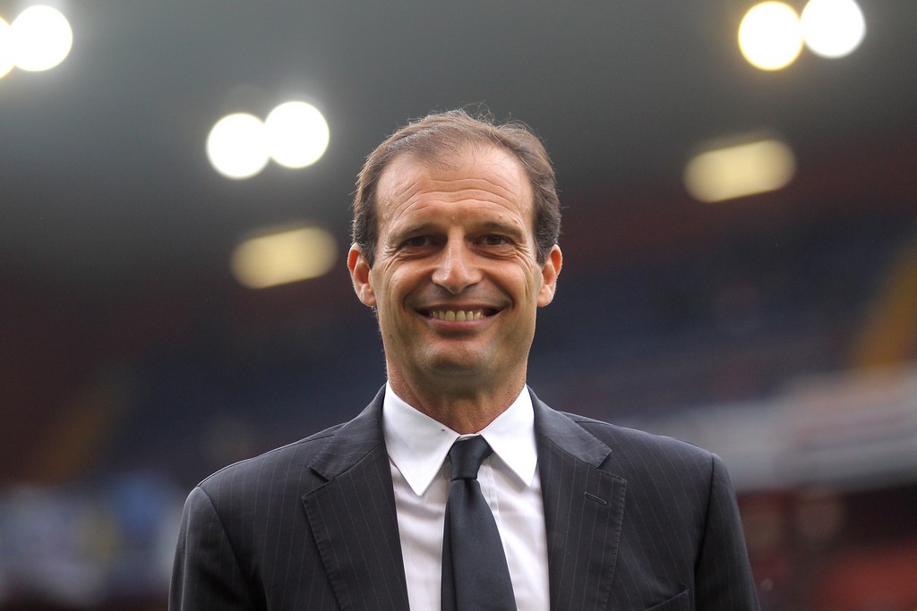 Allegri gioca a calcetto con gli amici di Livorno (Video)