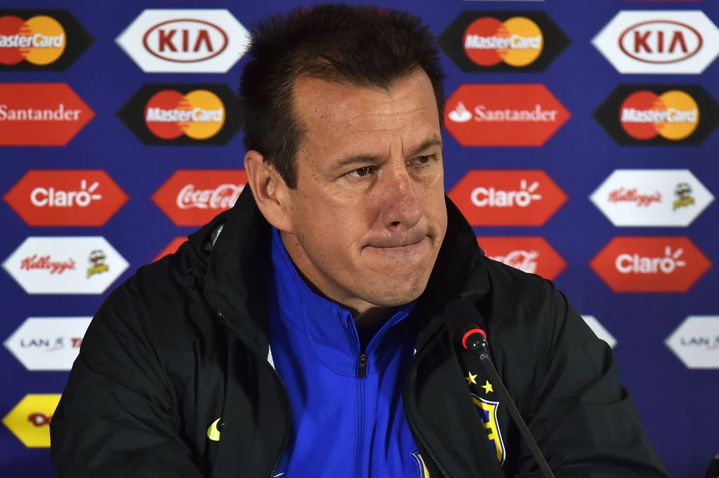 Dunga, che gaffe: “Trattato da africano”, poi si scusa