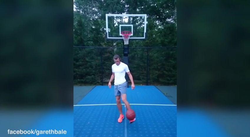 Bale, canestro di spalle