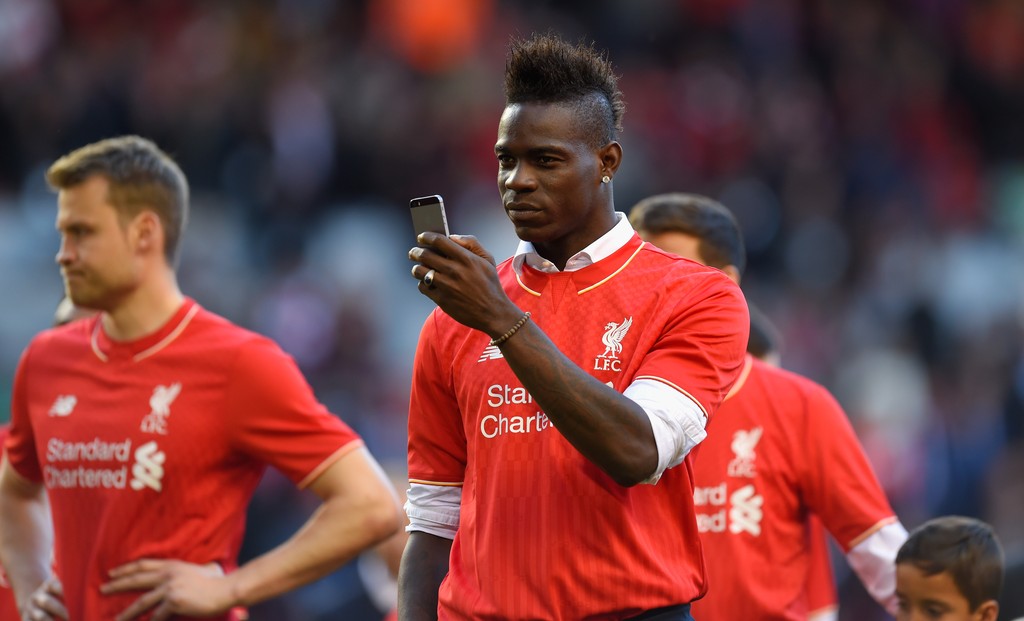 Balotelli: i complimenti a Sterling fanno infuriare i tifosi del Liverpool