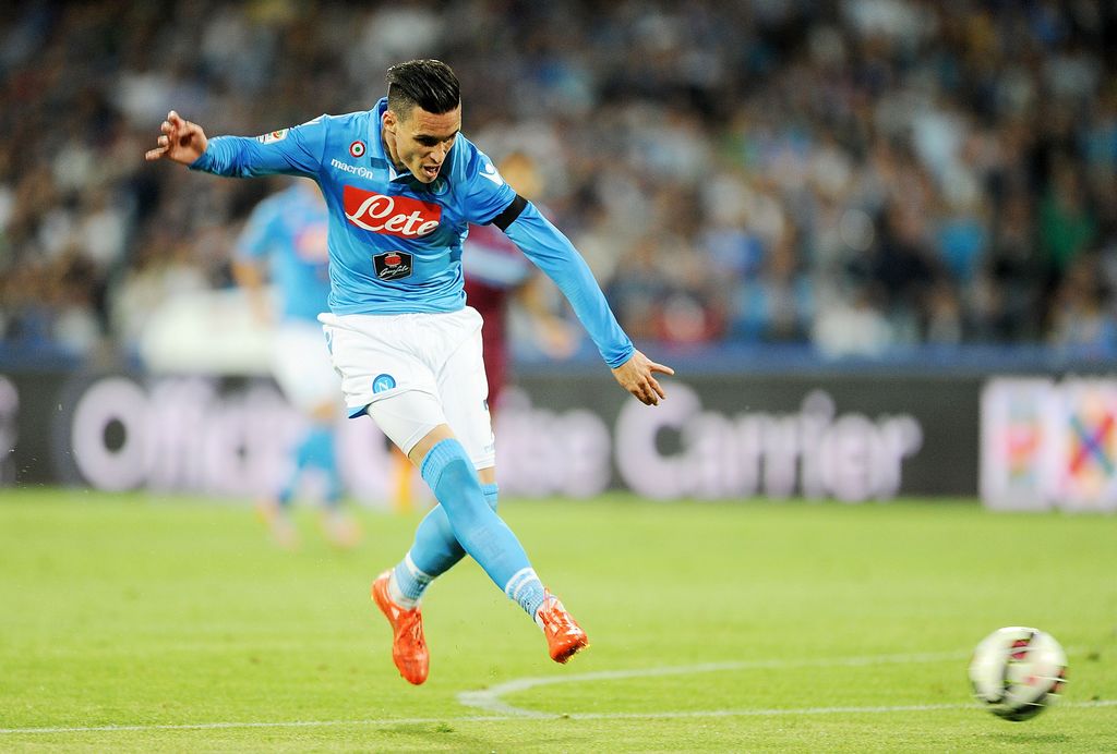 Callejon più lontano da Napoli