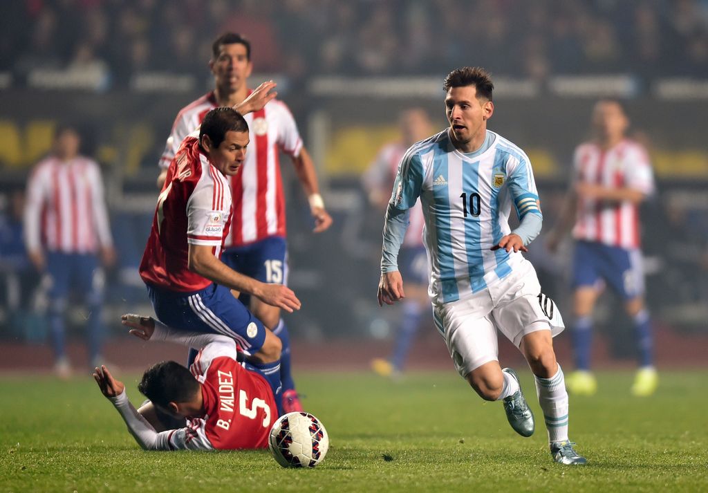 Messi in Argentina-Paraguay