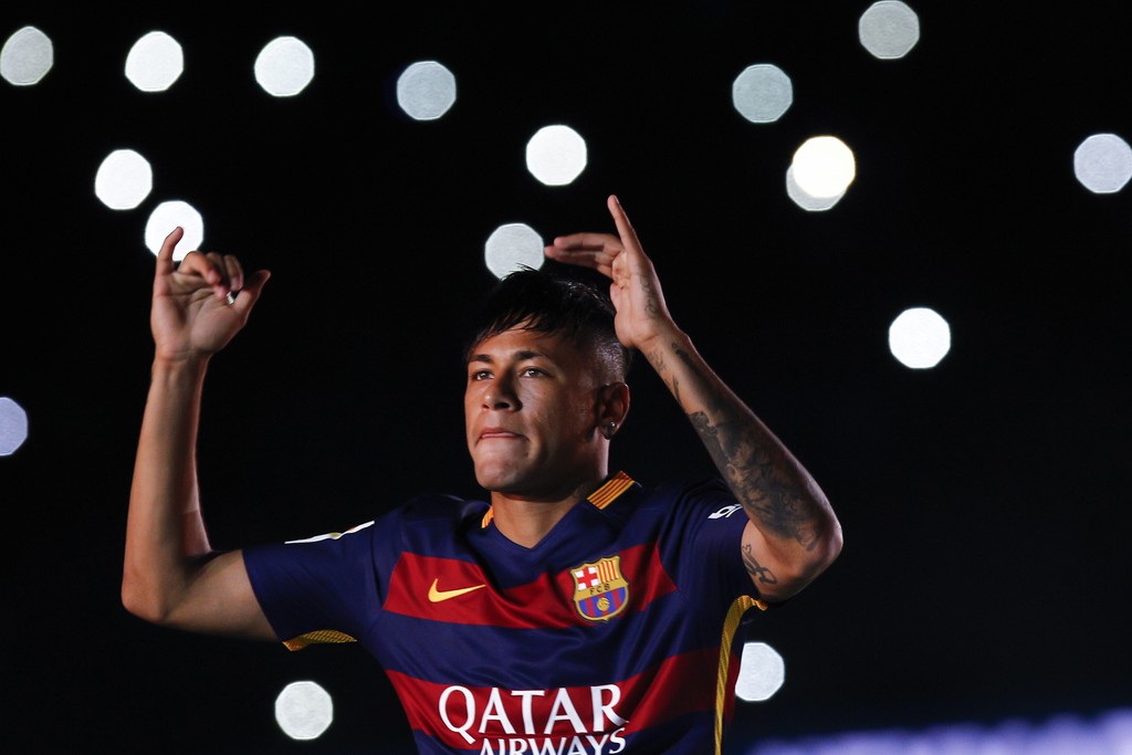 Il Manchester United sogna Neymar: 190 milioni per strapparlo al Barcellona