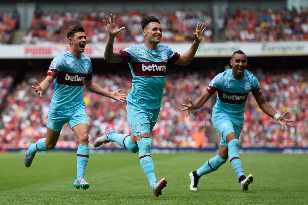 Zarate, Arsenal-West Ham