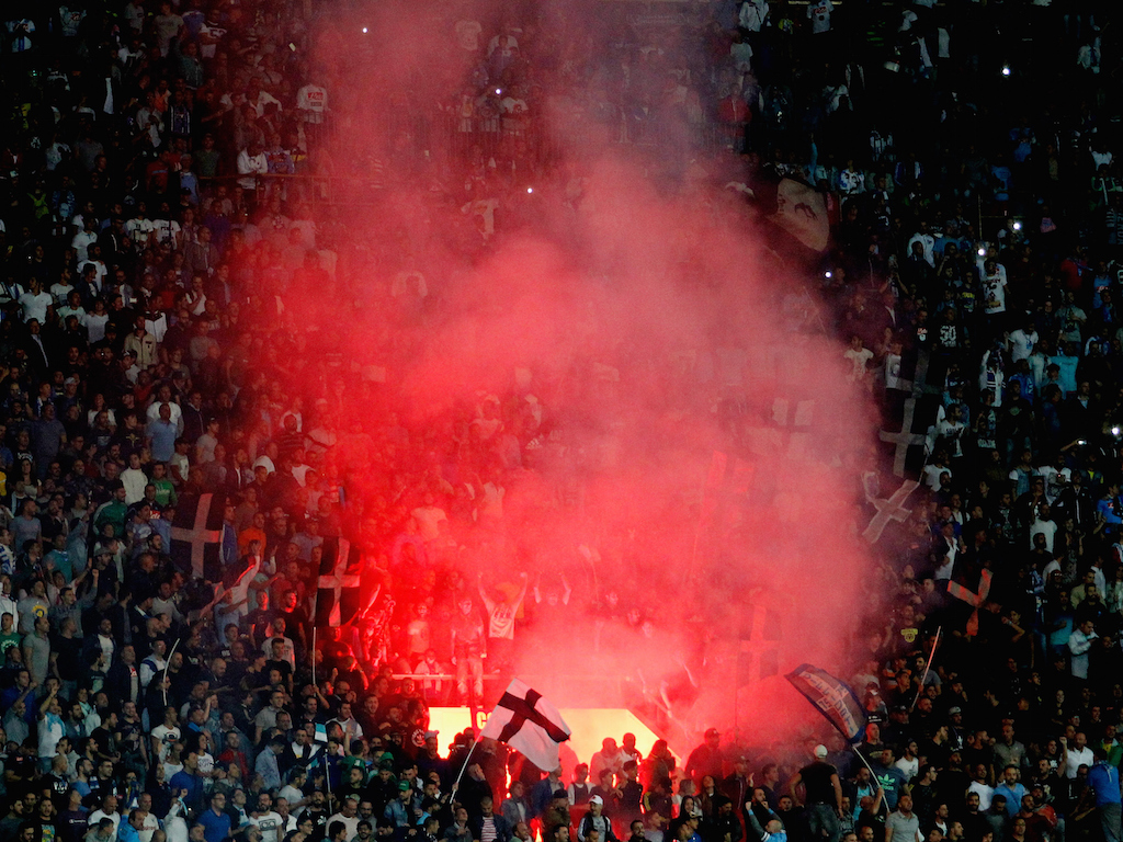 Napoli: ultrà del Legia entra nel San Paolo e imbratta i muri (Video)