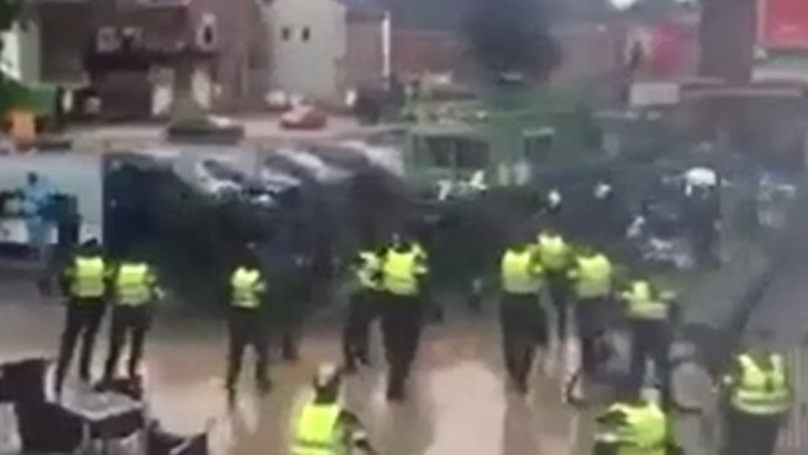 Groningen: tifosi del Marsiglia devastano il centro città (Video)
