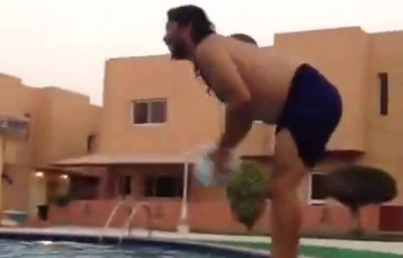 Higuita: rifà lo scorpione in piscina 20 anni dopo (Video)