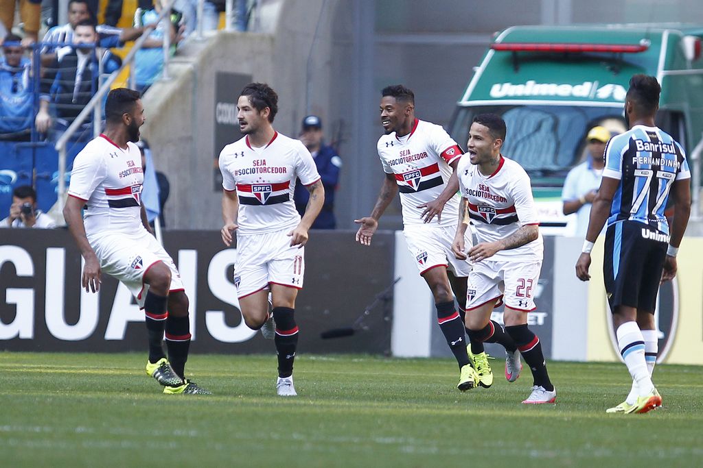 Pato torna super: gran gol contro il Vasco (Video)