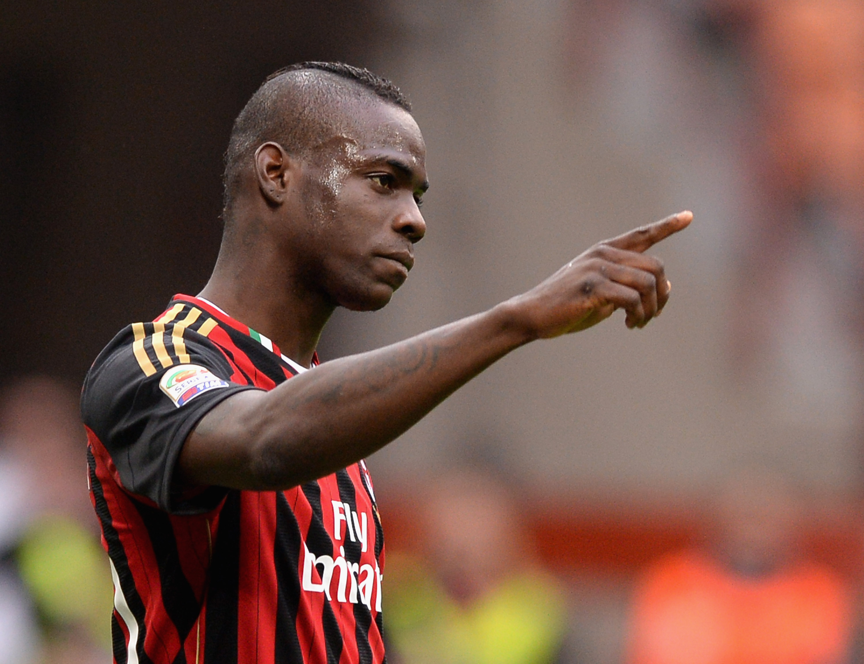 Balotelli: ex lo denuncia per diffusione di foto hard