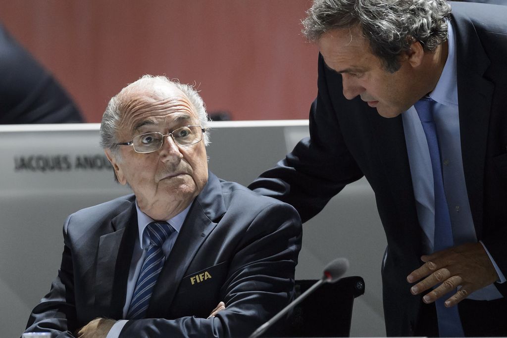 Fifa: sospesi Blatter, Valcke e Platini (che non si arrende)