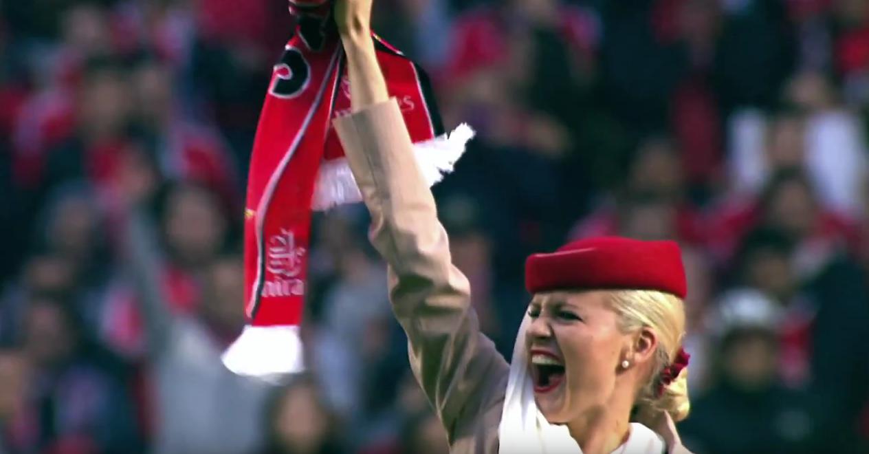 Lo show delle hostess Emirates per i tifosi del Benfica | Video