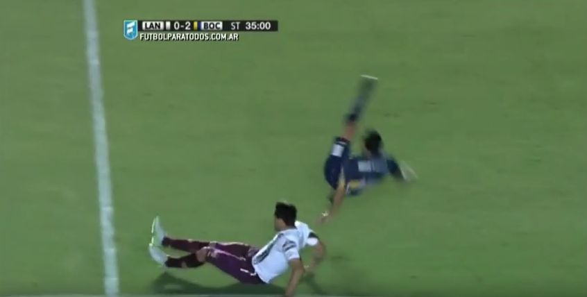 Argentina: entrata killer su Tevez (Video)