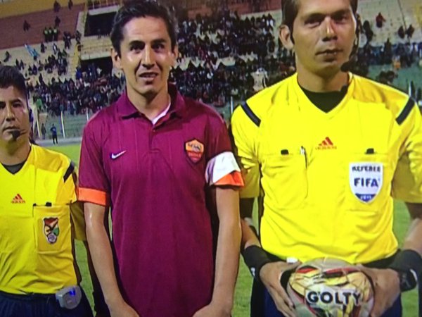 Bolivia: squadra locale gioca con la maglia della Roma