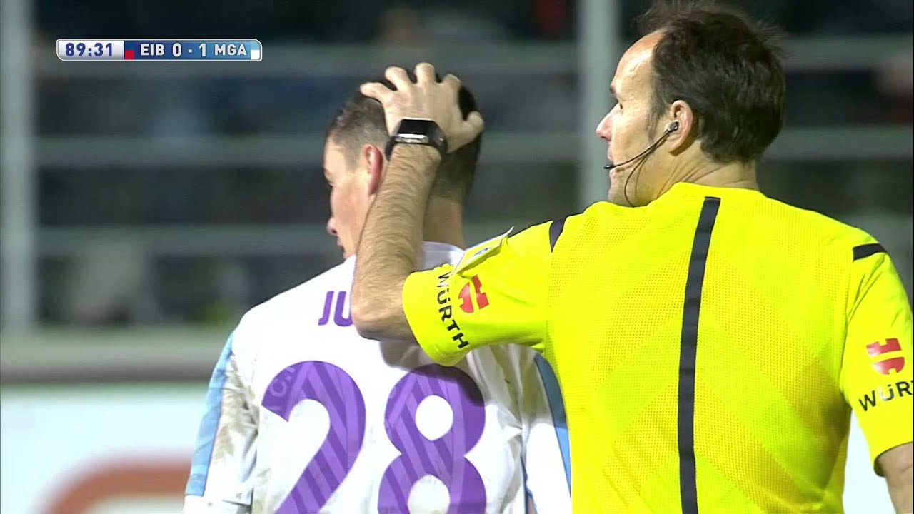 Il gol sbagliato da Juanpi del Malaga contro l&#8217;Eibar (video)
