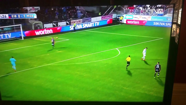 Il gol sbagliato da Juanpi (video)