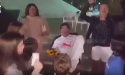 Maradona canta