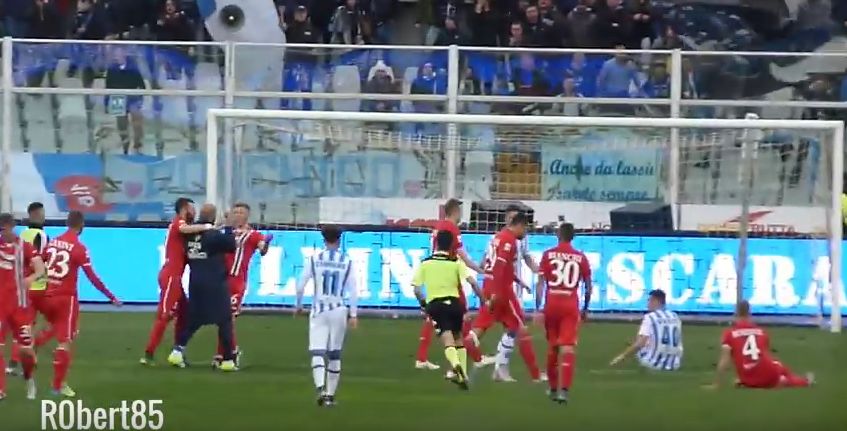 Pescara-Ascoli 2-2: rissa a fine partita (Video)