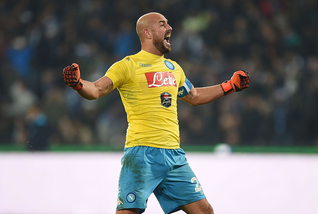 Napoli, Reina: gol da corner in allenamento (Video)