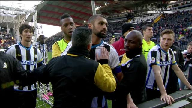 Udinese: tensione tra Danilo e i tifosi  a fine gara (Video)